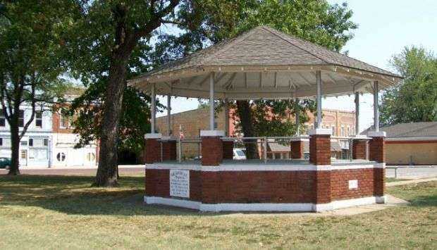 WOODSON COUNTY WORLD WAR AND VETERANS MEMORIAL PAVILION