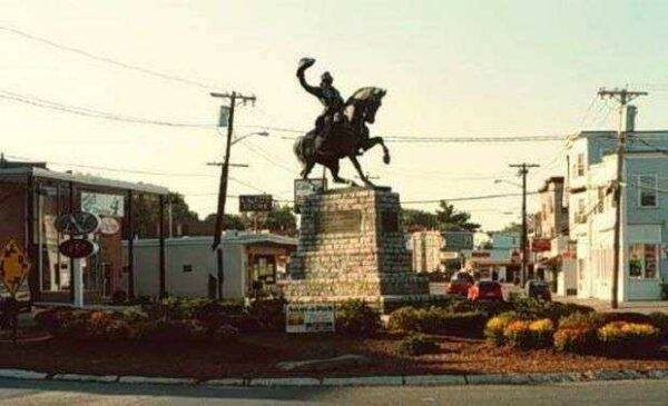 LAFAYETTE SQUARE REVOLUTIONARY WAR MEMORIAL