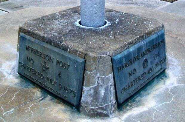 MONTGOMERY COUNTY VETERANS MEMORIAL FLAG POLE