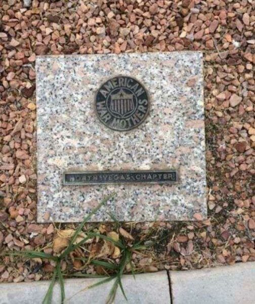 WOODLAWN CEMETERY AMERICAN WAR MOTHERS MEMORIAL PLAQUE