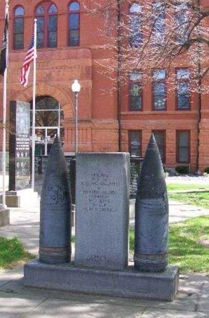 HAMILTON COUNTY WAR VETERANS MEMORIAL