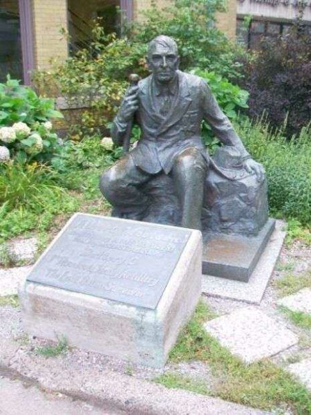 ALBERT WOOLSON CIVIL WAR MEMORIAL