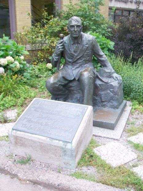 ALBERT WOOLSON CIVIL WAR MEMORIAL