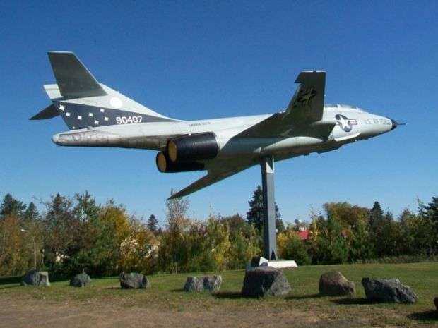 GONYEA & VERVILLE NATIONAL GUARDSMAN MEMORIAL AIRCRAF