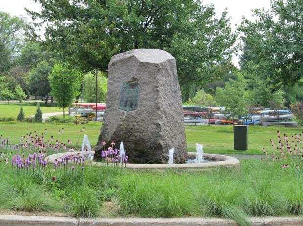 PEAVEY FOUNTAIN WORLD WAR I MEMORIAL