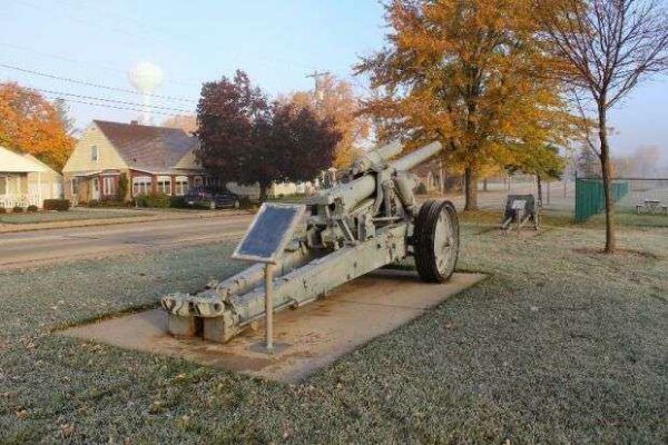CAPTURED GERMAN 155MM HEAVY FIELD HOWITZER MEMORIAL
