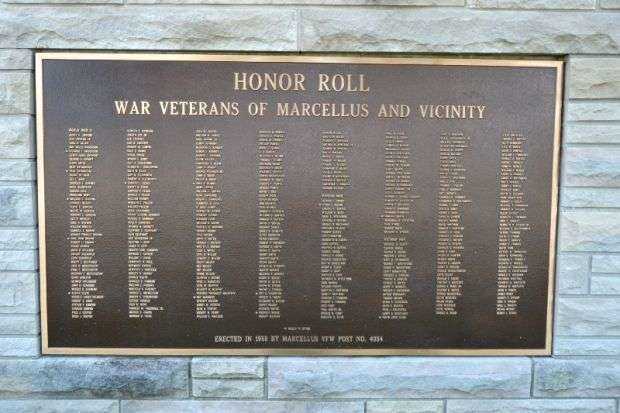 MARCELLUS AND VICINITY WAR VETERANS HONOR ROLL MEMORIAL PLAQUE