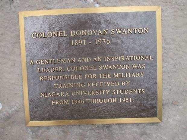 FOR GOD AND COUNTRY NIAGARA UNIVERSITY VETERANS’ MEMORIAL PLAQUE F