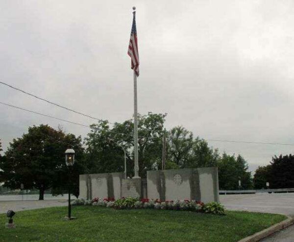 TO THE GLORY OF GOD AND IN GRATEFUL REMEMBRANCE MEMORIAL