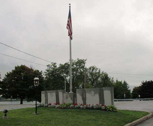 TO THE GLORY OF GOD AND IN GRATEFUL REMEMBRANCE MEMORIAL