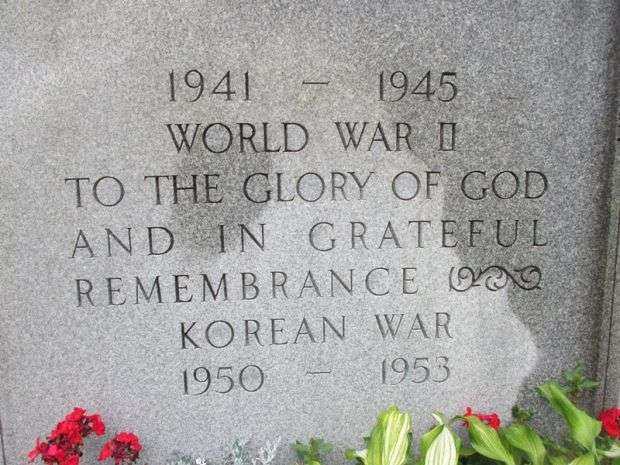 TO THE GLORY OF GOD AND IN GRATEFUL REMEMBRANCE MEMORIAL DEDICATION STONE