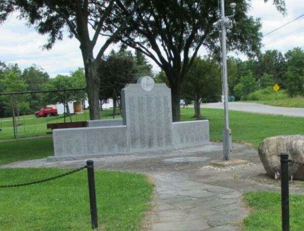 HOLLAND WAR MEMORIAL