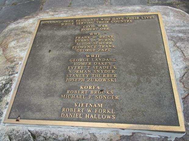 HOLLAND AREA WAR VETERANS MEMORIAL PLAQUE