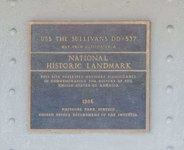 USS THE SULLIVANS DD-537 MEMORIAL SHIP PLAQUE