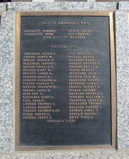 EAU CLAIRE COUNTY WAR MEMORIAL PLAQUE E