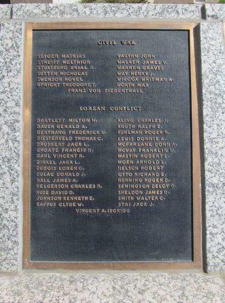 EAU CLAIRE COUNTY WAR MEMORIAL PLAQUE D