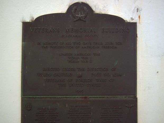 CLACKAMAS COUNTY VETERANS MEMORIAL BUILDING PLAQUE