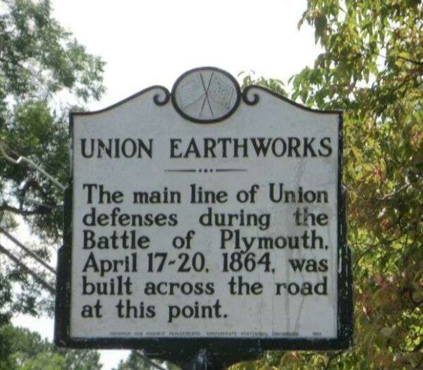 UNION EARTHWORKS WAR MEMORIAL MARKER