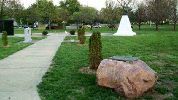 V.F.W. LAWN MEMORIAL