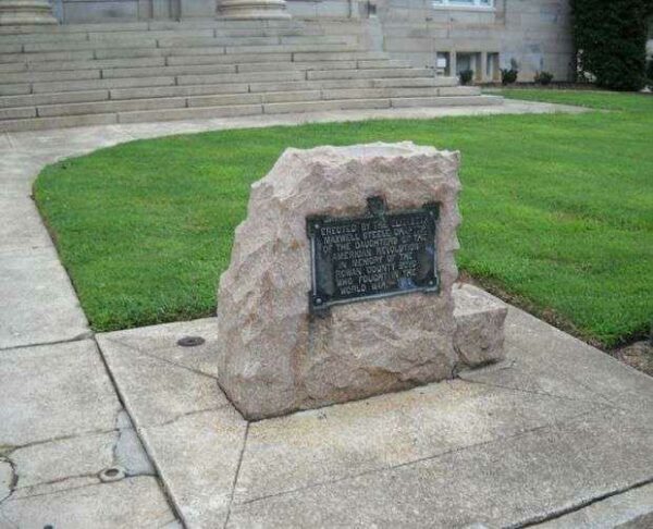 ROWAN COUNTY WORLD WAR MEMORIAL