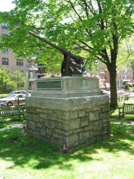 WHITE PLAINS WORLD WAR GUN MEMORIAL