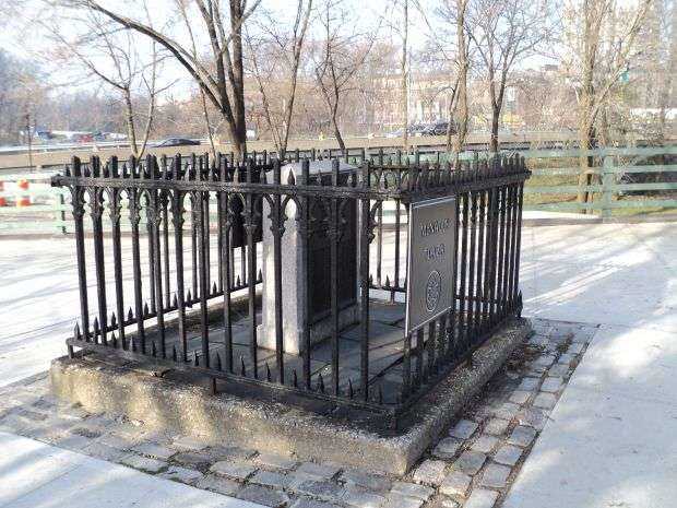 MCNALLY PLAZA WORLD WAR I MEMORIAL