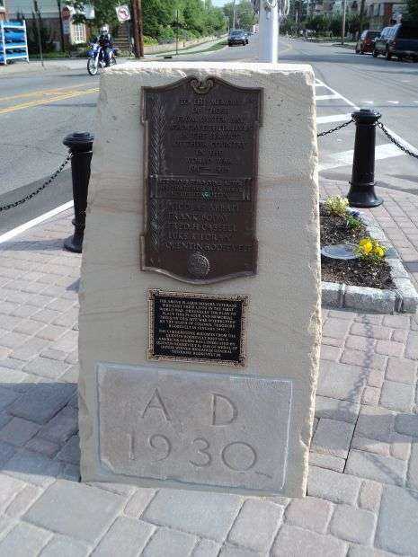 OYSTER BAY WORLD WAR MEMORIAL