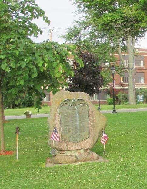 TOWN OF OAKFIELD WORLD WAR I MEMORIAL STONE