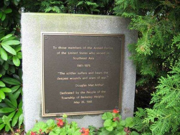 A TIME TO PAUSE AND REMEMBER MEMORIAL PLAQUE D