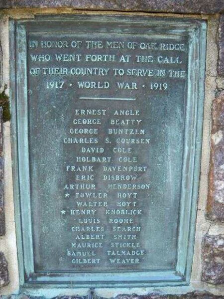OAK RIDGE WORLD WAR MEMORIAL PLAQUE