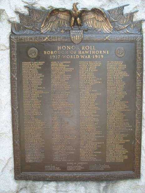 HAWTHORNE WORLD WAR MEMORIAL PLAQUE