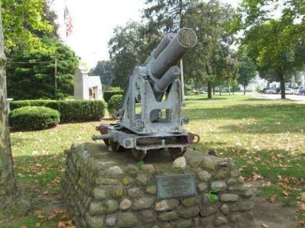 150MM TRENCH MORTAR WAR MEMORIAL