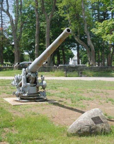 CAPTAIN GEORGE LEONARD SMITH WAR MEMORIAL CANNON