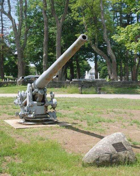 CAPTAIN GEORGE LEONARD SMITH WAR MEMORIAL CANNON