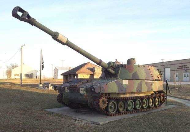 M109A2 SELF PROPELLED 155 HOWITZER MEMORIAL