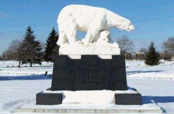WHITE CHAPEL CEMETERY POLAR BEARS MEMORIAL