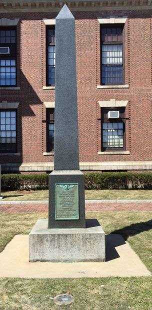 WARD 2 SOLDIERS AND SAILORS WORLD WAR MEMORIAL