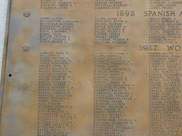 IN HONOR OF THOSE WHO FOUGHT FOR OUR COUNTRY MEMORIAL BACK PLAQUE C