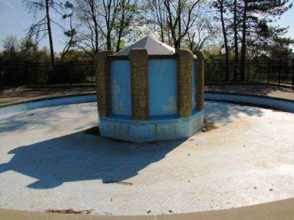 SZOT MEMORIAL PARK FOUNTAIN