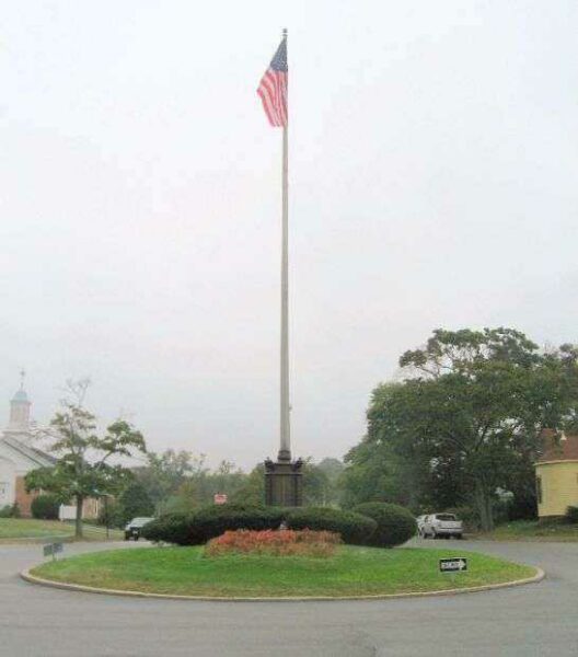 SWAMPSCOTT WORLD WAR MEMORIAL ORNATE FLAGSTAFF BASE