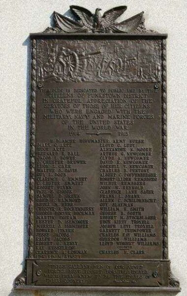FUNKSTOWN DISTRICT WORLD WAR MEMORIAL PLAQUE A