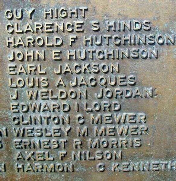 OLD ORCHARD MAINE WORLD WAR MEMORIAL PLAQUE D