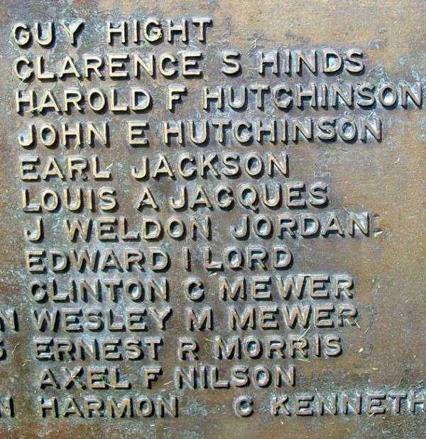 OLD ORCHARD MAINE WORLD WAR MEMORIAL PLAQUE D