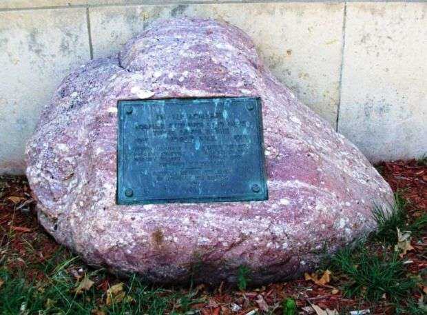 TOPEKA HIGH SCHOOL WORLD WAR MEMORIAL