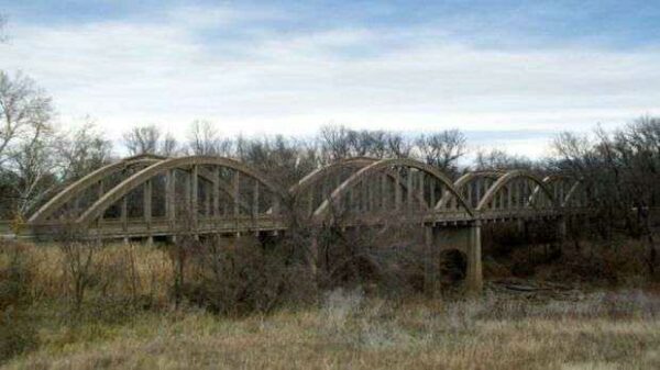 DEWLEN-SPOHNHAUER MEMORIAL BRIDGE