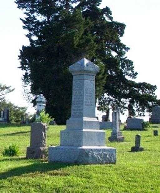ELM GROVE-CADMUS CEMETERY WAR MEMORIAL