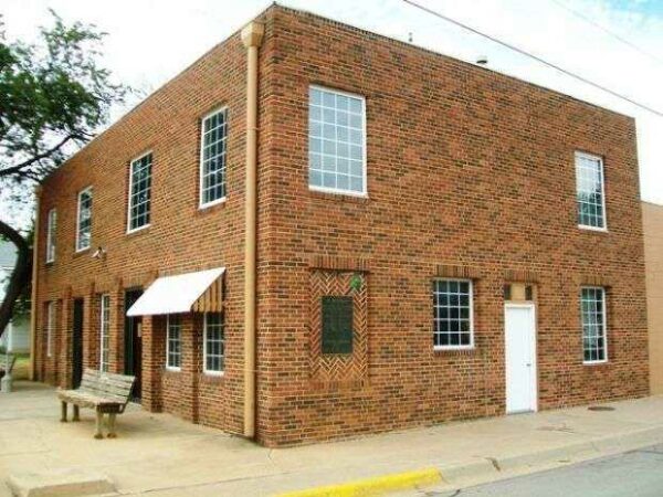 VETERAN’S MEMORIAL HALL
