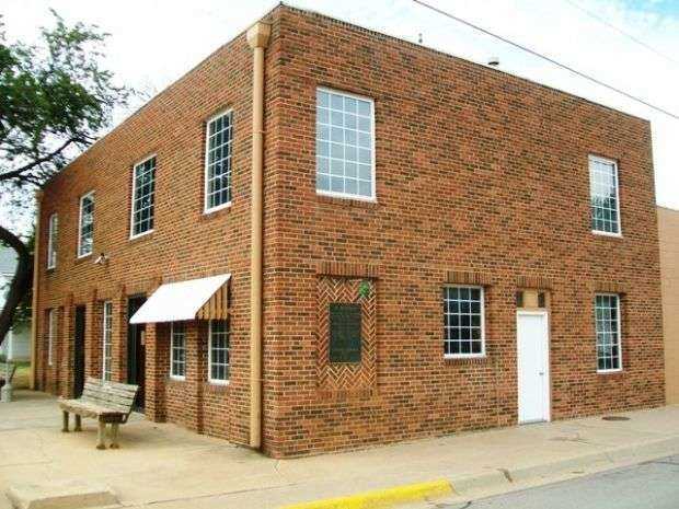 VETERAN’S MEMORIAL HALL