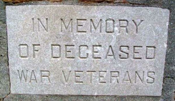 IN MEMORY OF DECEASED WAR VETERANS MEMORIAL TABLET