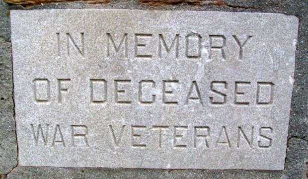 IN MEMORY OF DECEASED WAR VETERANS MEMORIAL TABLET